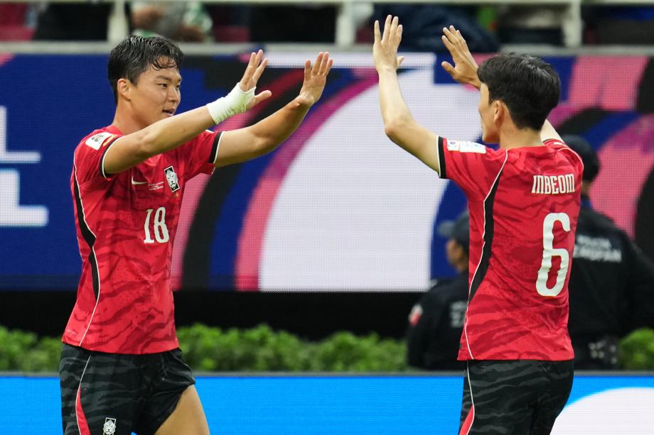 [图]世界杯：黄仁范传射吴贤揆制胜球 韩国2-1逆转捷克合法股票配资