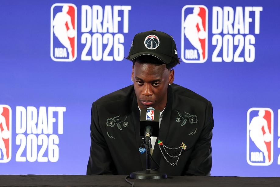 2026年NBA选秀大会举行 迪班萨被奇才选中当选状元