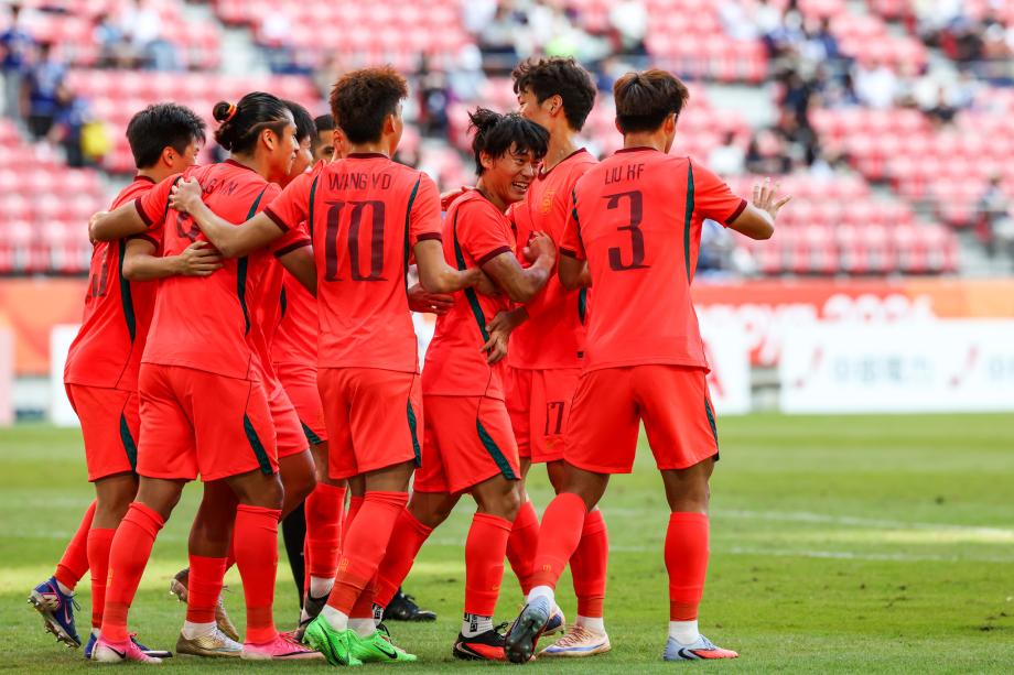 [图]李昊两扑点 U23国足点球战胜乌兹别克斯坦摘铜