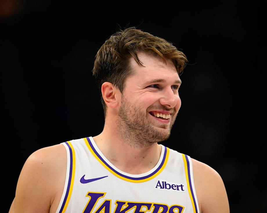 NBA-东契奇52+10乔治24+9+10 湖人逆转爵士迎三连胜