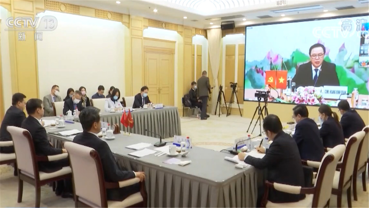 中联部向越南和古巴共产党通报十九届五中全会精神