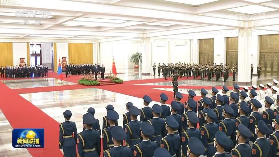 李强举行仪式欢迎蒙古国总理访华