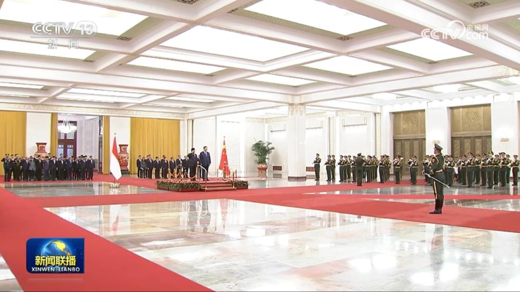 习近平举行仪式欢迎印度尼西亚总统访华