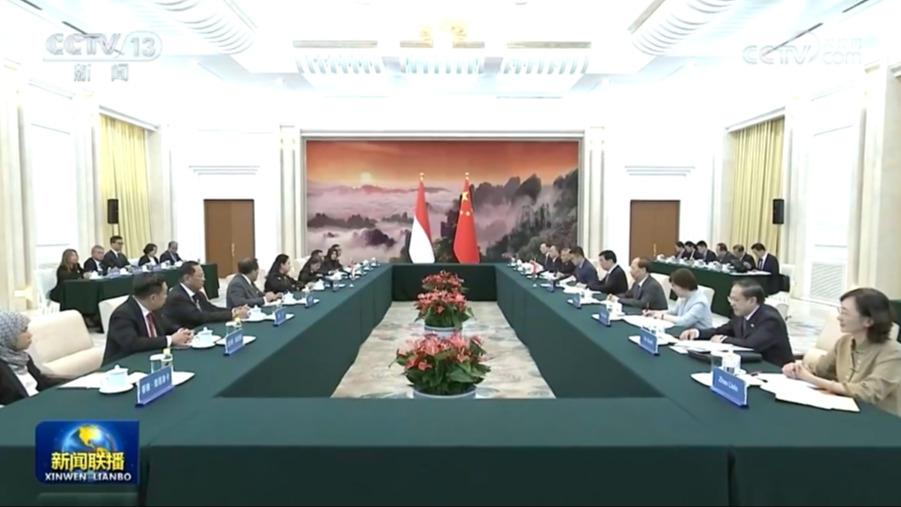 王沪宁会见印尼国会议长