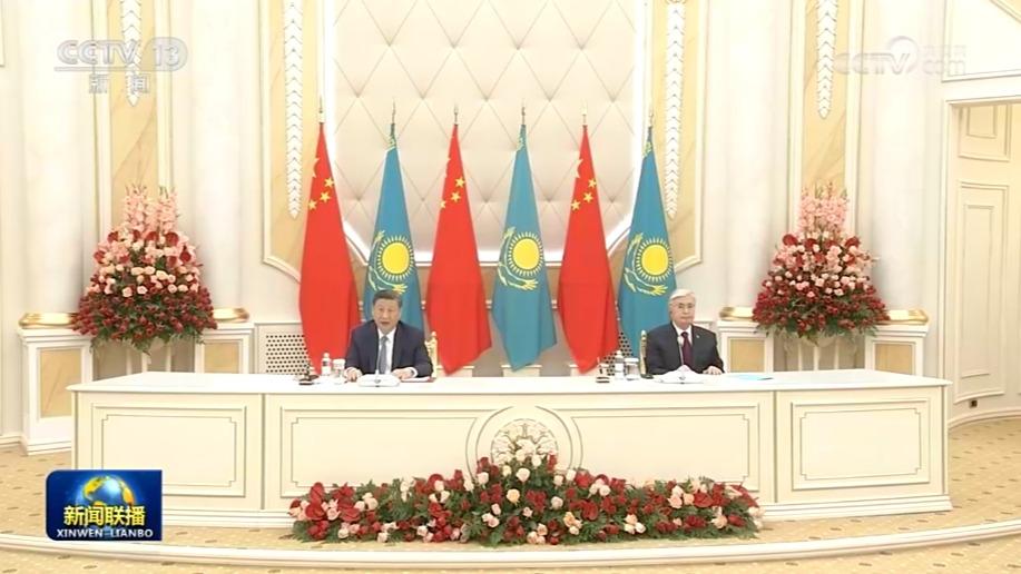 习近平同哈萨克斯坦总统共见记者