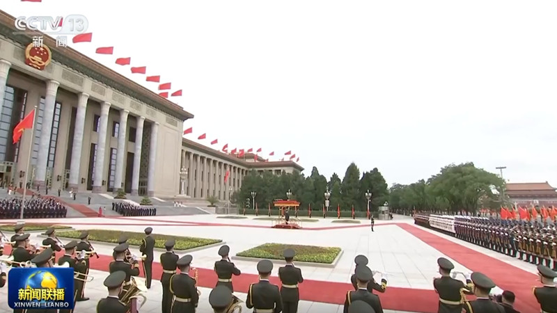 习近平举行仪式欢迎越共中央总书记、国家主席访华