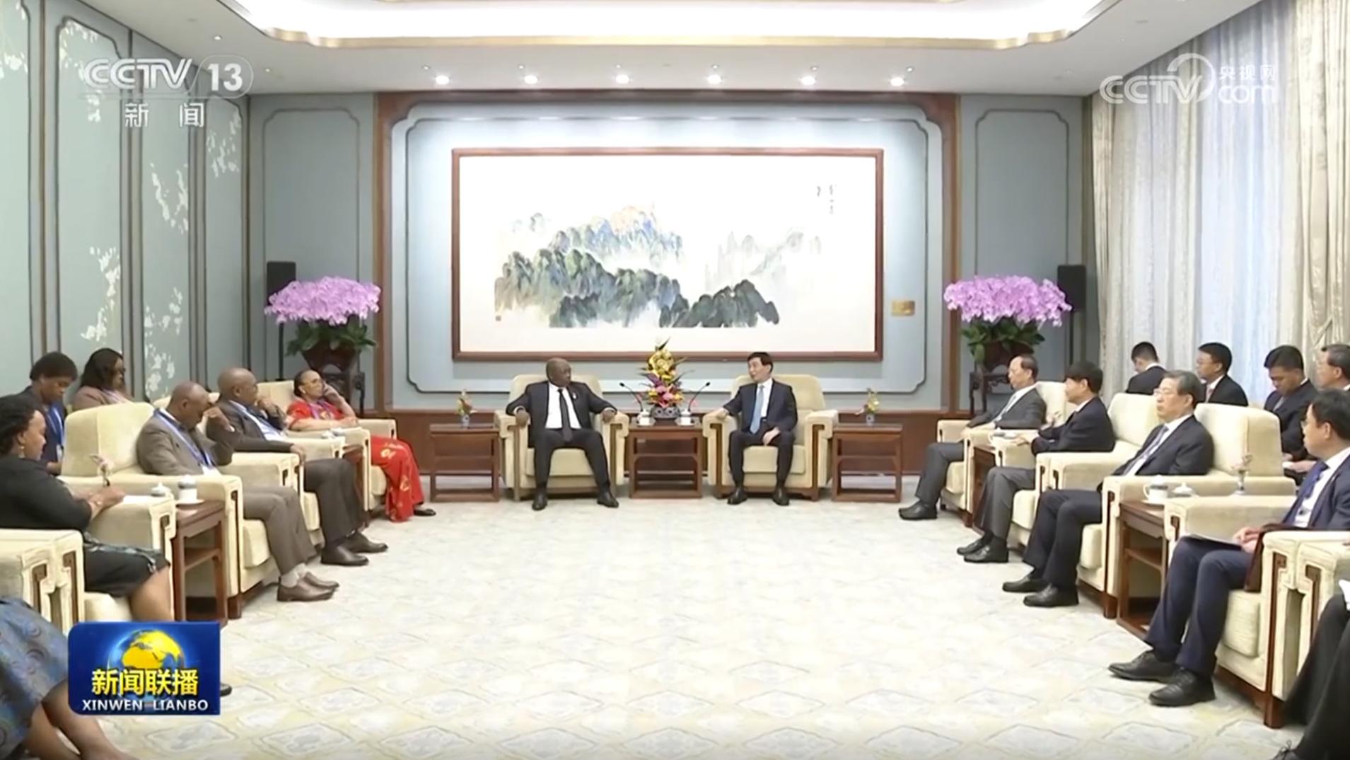 王沪宁会见莱索托首相