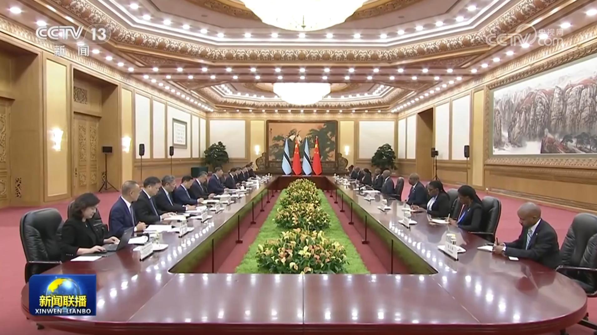 习近平会见博茨瓦纳总统