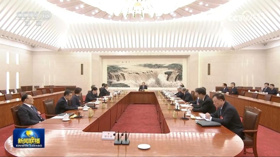 十四届全国人大常委会举行第四十一次委员长会议