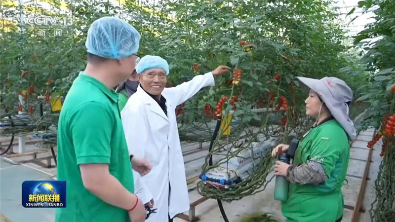 [视频]“七一勋章”获得者李连成：当干部就应该能吃亏