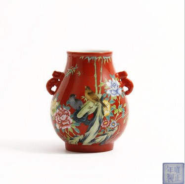 雍正款珐琅彩珊瑚红地花鸟象耳尊鉴赏_央博_央视网(cctv.com)