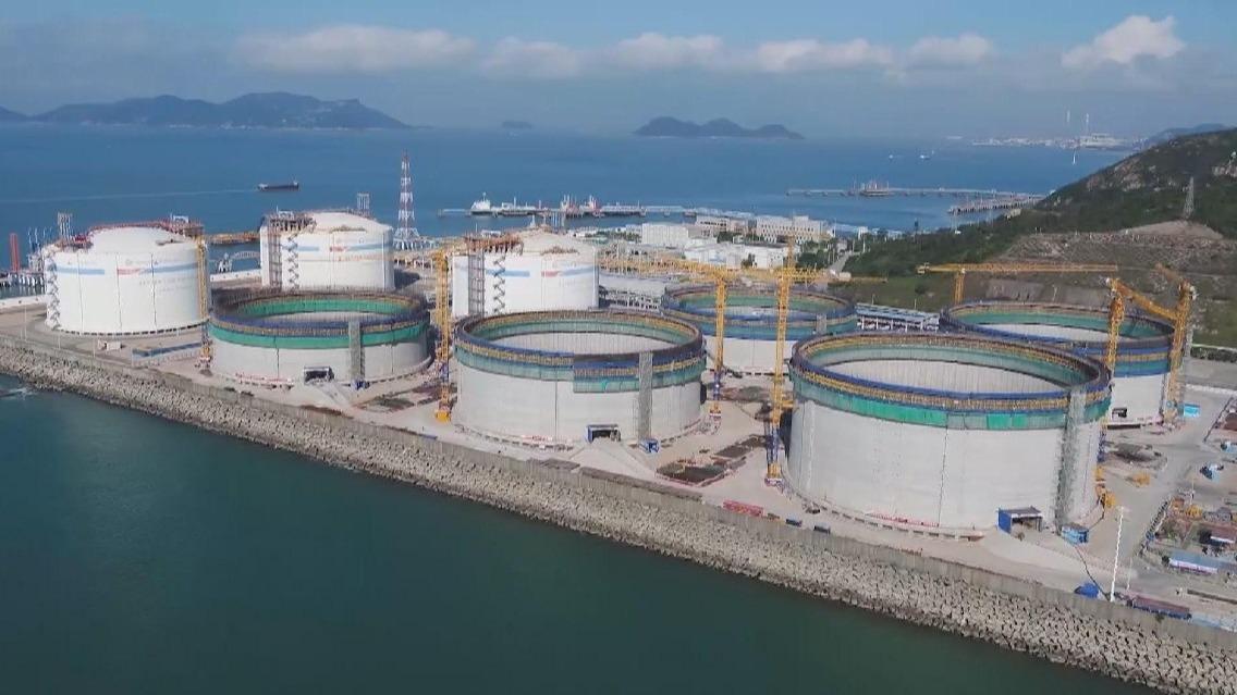 Main structure of 1st LNG storage tank in Greater Bay Area completed