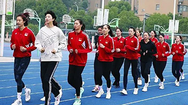 [排球]中国女排进行跑步训练 表现令人惊喜