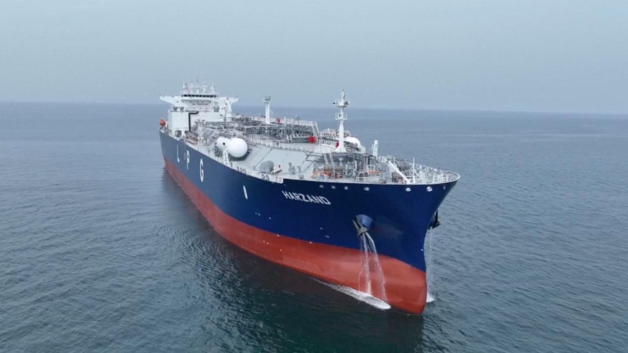 World's largest liquefied gas carrier delivered in Shanghai
