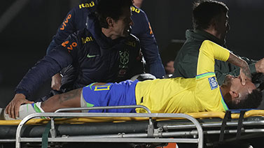 [国际足球]内马尔膝部重伤将接受手术