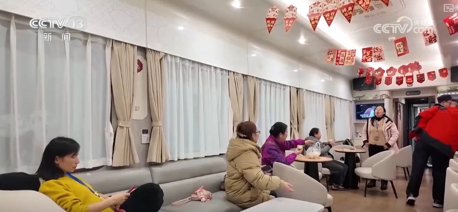 突破“养老=被动照护”旧框架 “银发经济”开辟更多增量市场