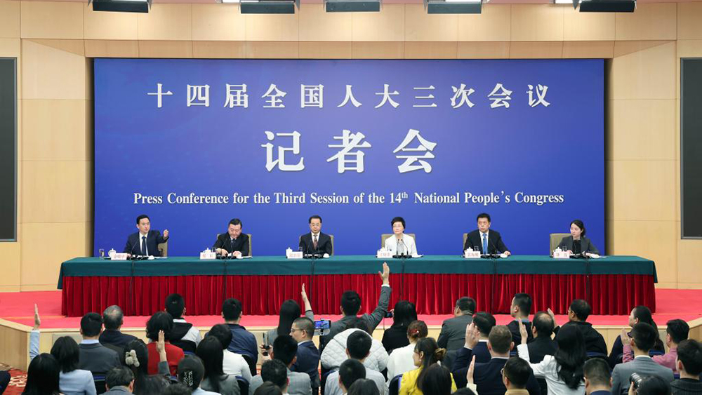 民政部部长:推进形成一刻钟养老服务圈