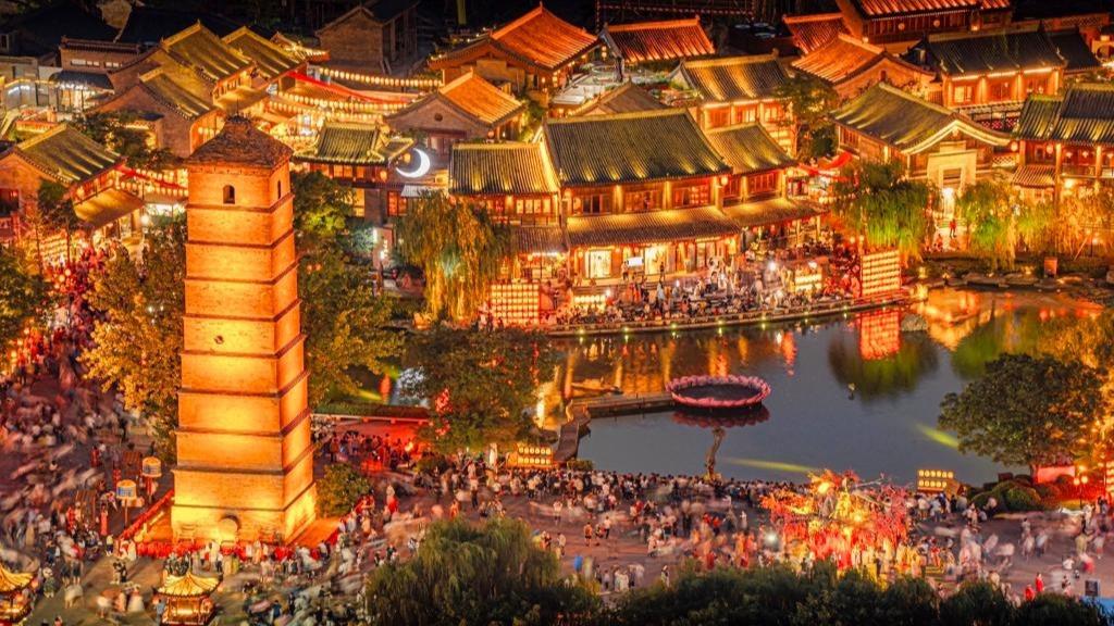 “赴一场汉服之约”爆火，洛邑古城做对了什么？