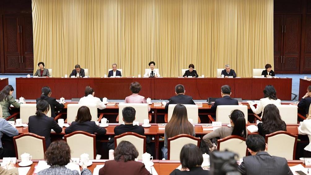 Symposium held on second volume of book on Xi's visits to people's homes