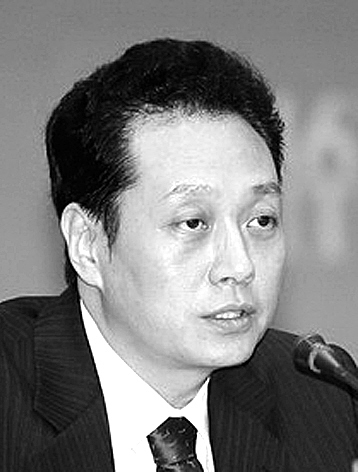 中美两国的经济总量如果加在一起 相当于(2)