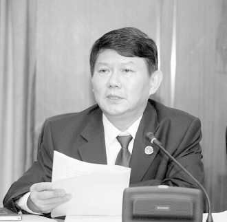 郑红守住底线敢于监督善于监督