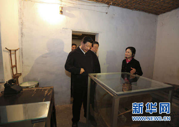 　　3月17日，习近平参观焦裕禄同志纪念馆。新华社记者 丁林 摄