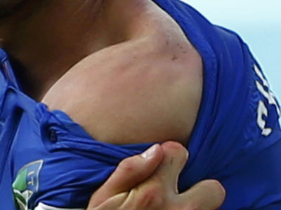 苏神再次咬人 恐遭fifa重罚