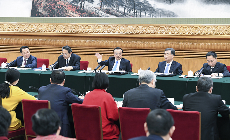 3月10日，中共中央政治局常委、国务院总理李克强参加十二届全国人大五次会议安徽代表团的审议。