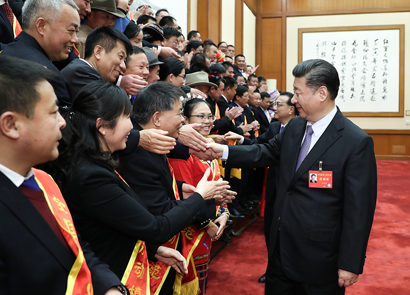 12月28日至29日，中央农村工作会议在北京举行。会前，习近平等亲切会见受邀列席全国农业工作会议的全国农业劳动模范和先进工作者代表。