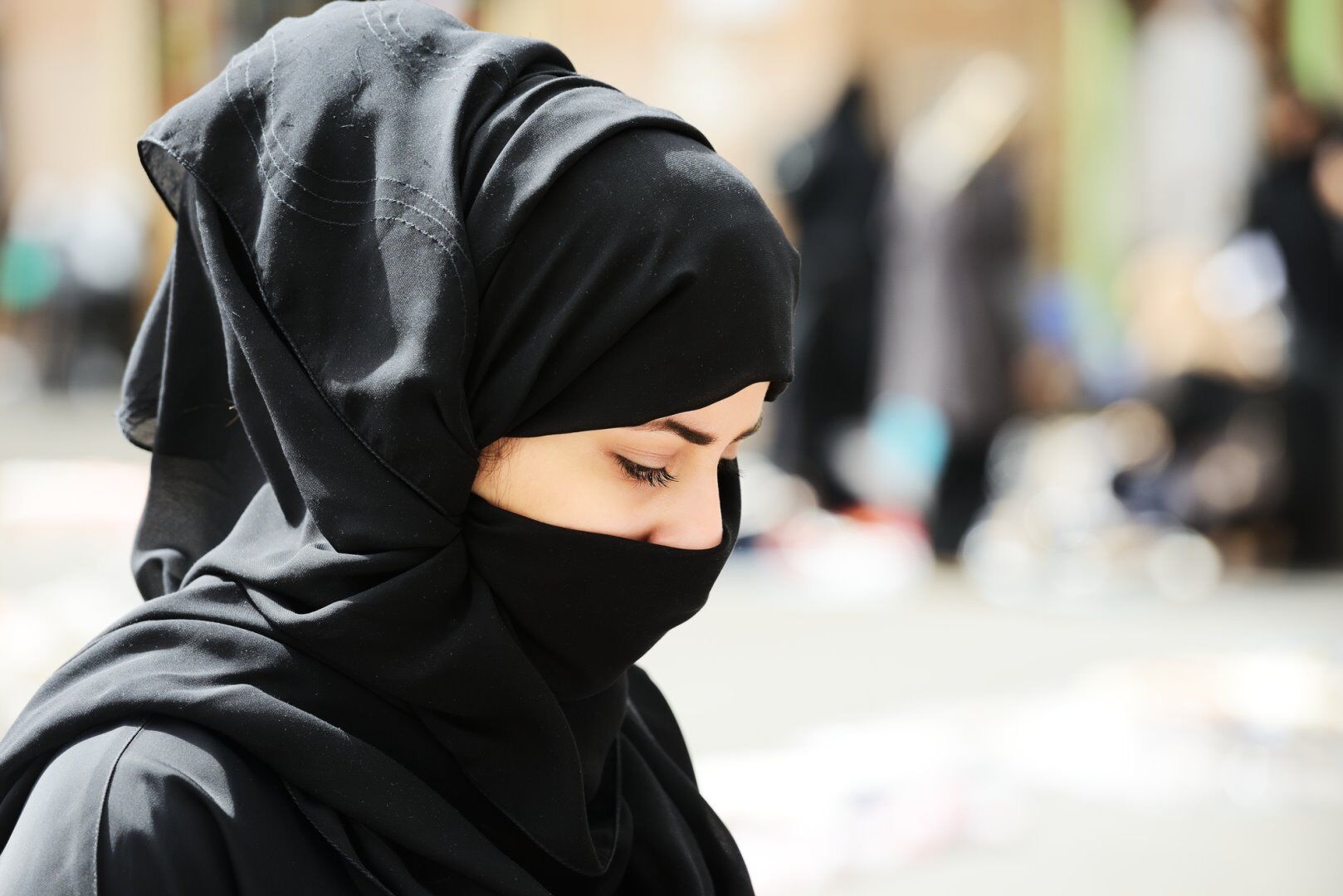 头戴面纱的穆斯林女性