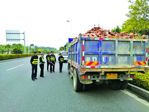 　多部门联动，消除渣土车道路交通隐患。