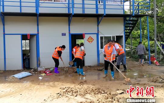 暴雨洪灾致福建连城损失近3.9亿元 民众奋力抗灾自救