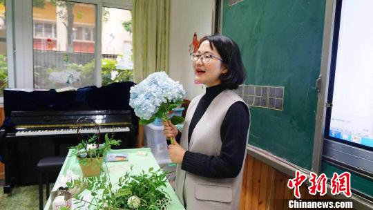 小学入学让家长带学历？先别骂 里面可能有误解