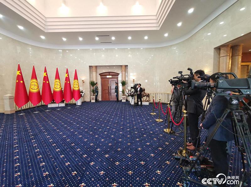 (央视记者 申勇 彭汉明 房轶婷 王烁)