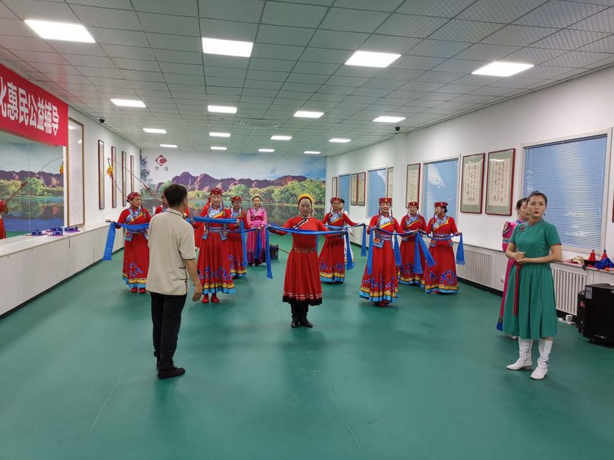 这次在内蒙古考察期间,习近平总书记来到赤峰市松山区兴安街道临潢