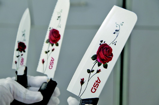 因感情纠纷扔刀，济南“天降菜刀案”嫌疑人被刑拘