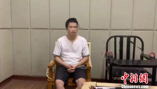 被贴罚单后心生不满 男子在朋友圈辱骂交警被拘10天