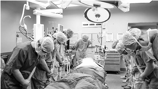 外卖骑手送外卖时意外去世 亲属捐献其器官挽救4人