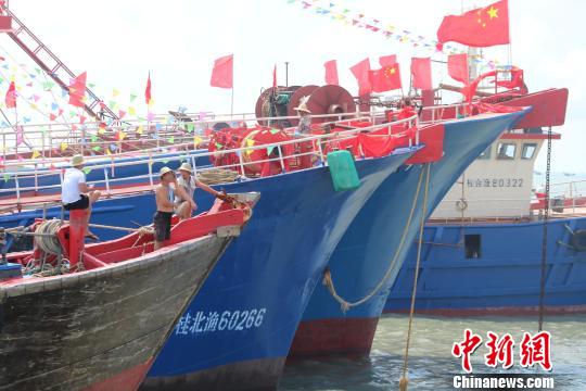 南海三个半月伏季休渔结束 广西沿海渔港恢复一派繁忙