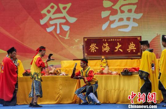 南海三个半月伏季休渔结束 广西沿海渔港恢复一派繁忙