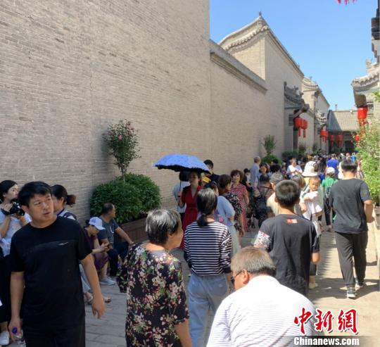 探访重新开张的乔家大院：首日迎客超8000人