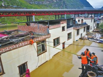 受山洪泥石流灾害影响 汶川3万余人撤离