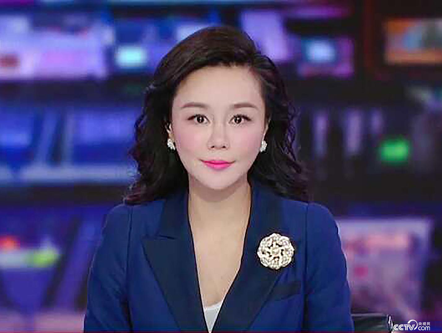 央视主持人杨璐微博图片