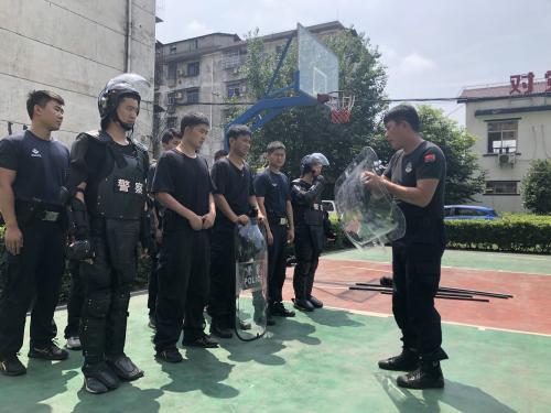 鹰潭铁路公安处特警支队开展警情处置训练