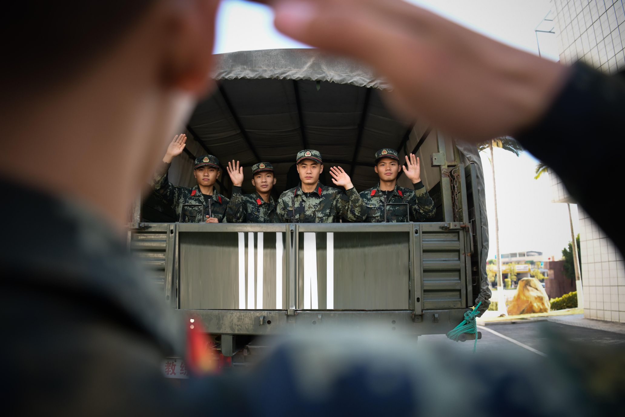 怀着崭新梦想带着青春期盼武警汕尾支队营造浓厚氛围喜迎新兵下连
