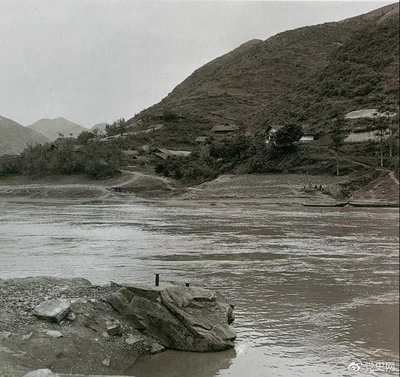 1935年1月，红一方面军一渡赤水的渡口之一——土城渡口。