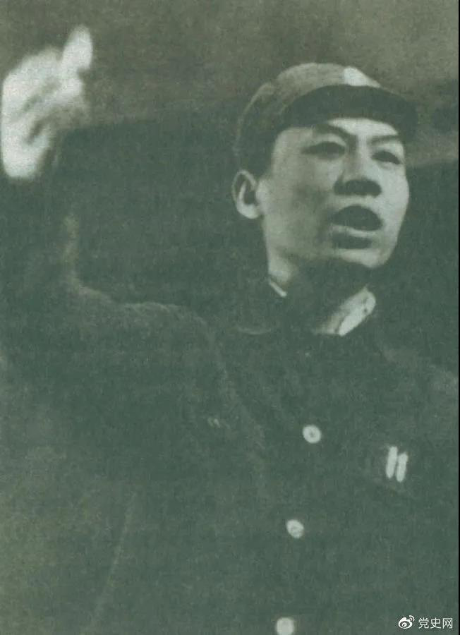 1943年，刘少奇在延安。