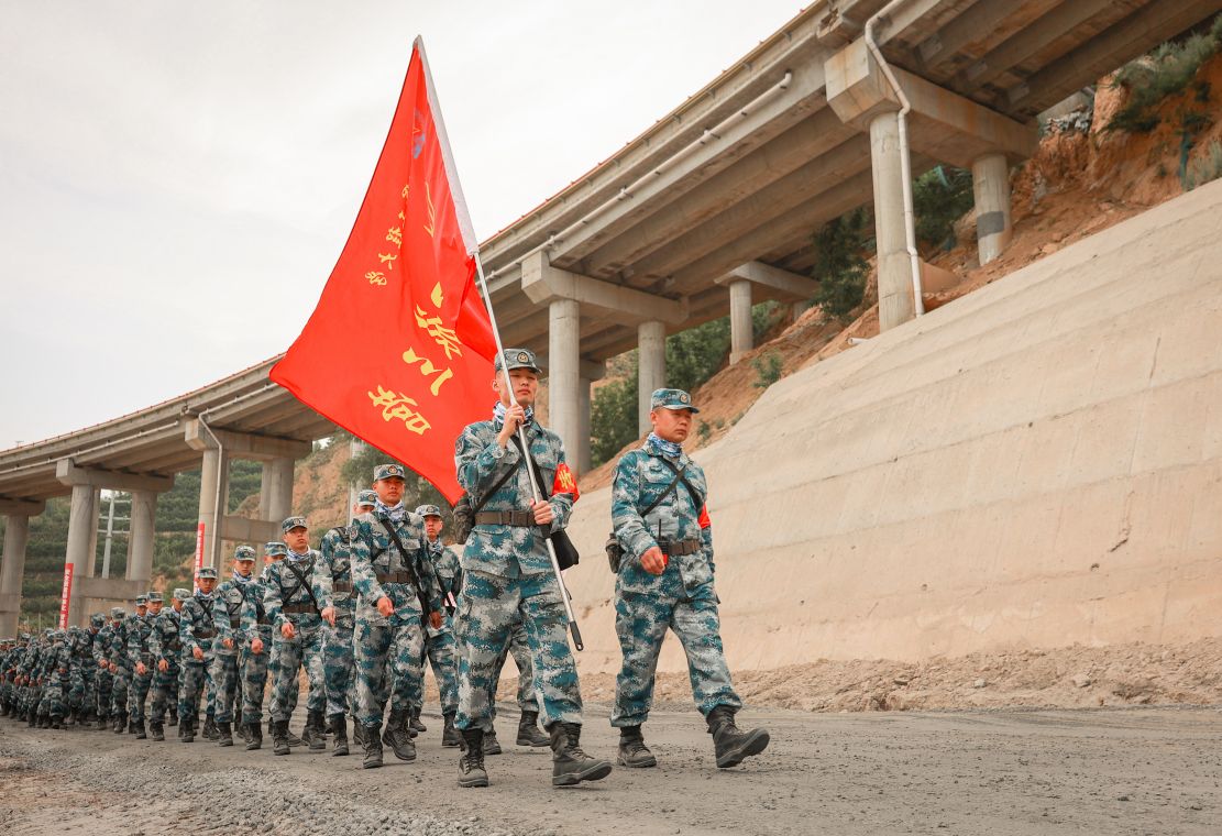 六昼夜野外行军拉练