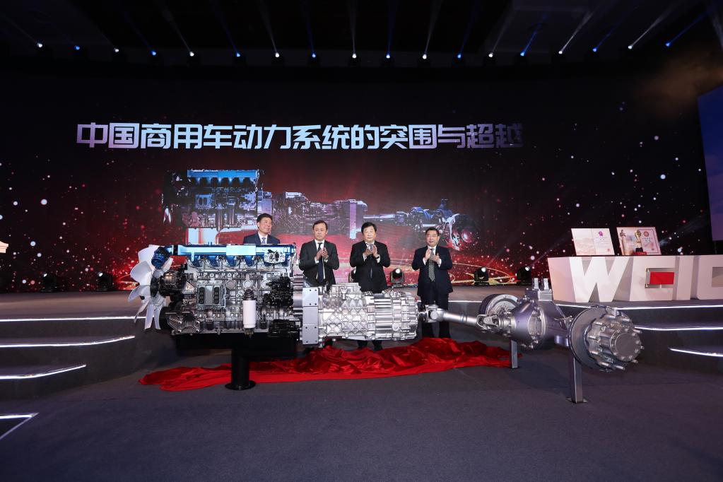 2019年1月8日，谭旭光以第一完成人荣获国家科技进步一等奖，当天下午潍柴发布了全新的动力总成系统。（企业提供）