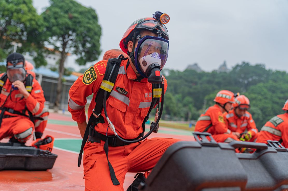 广西南宁武警救援分队驰骋演训场